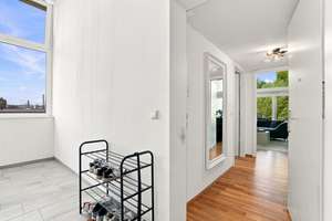 Moderne Wohnung mit Galerie, großer Loggia und Blick ins Grüne und auf die Blau – 89077 Weststadt, Ulm – Vorschaubild 2