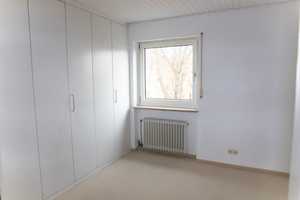 Charmantes Reihenmittelhaus in Nürnberg-Großgründlach: Einbauküche, Garage, ruhige Lage. – Bad Brückenauer Straße 24b, 90427 Nürnberg – Vorschaubild 22