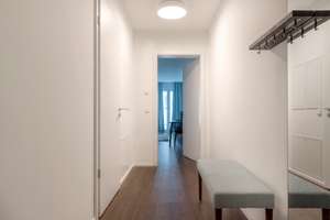 Sonniges & Möbliertes 1-Zimmer-Apartment mit Terrasse und Garten – Leopoldstraße 204, 80804 Neufreimann, München – Vorschaubild 2
