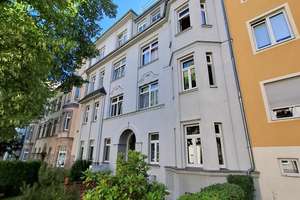 WOHNUNG IN GEPFLEGTEM JUGENDSTILHAUS!