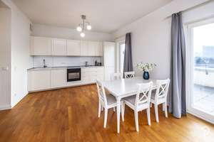 Wohnen in hochwertigem Ambiente mit internationalem Flair.
Möblierte 2 Zimmer-Dachterrassen-Wohnung – Die vollständige Adresse der Immobilie erhältst du vom Anbieter., 40549 Heerdt, Düsseldorf – Vorschaubild 7