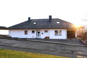 Familienfreundliches Zuhause mit separater ELW und Weitblick in Sontra ! – Werra-Meißner-Kreis – Vorschaubild 1