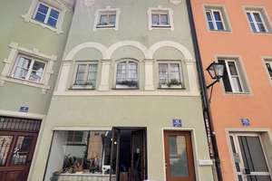 ***Traumhafte 2-Zimmer-Maisonettewohnung im Herzen der Altstadt*** – Hinter der Grieb 11, 93047 Innenstadt, Regensburg – Vorschaubild 1