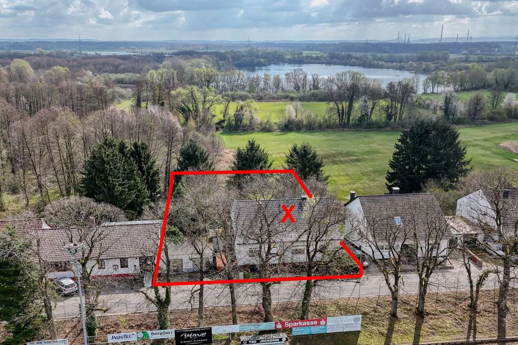 Immobilie in Jockgrim - Jockgrim: EFH zum Kernsanieren, großes Grundstück, herrlicher Ausblick! - Bild 0