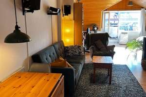 Gemütliche Dachgeschosswohnung mit Balkon in ruhiger Sackgasse 