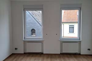 Helle, moderne 4-Zimmer-Wohnung in Oberhausen-Rheinhausen mit Hauscharakter