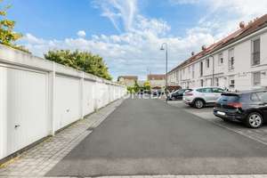 Ruhige Lage trifft Stadtnähe: REH mit ausgebautem Dachgeschoss in familienfreundlicher Umgebung – Die vollständige Adresse der Immobilie erhältst du vom Anbieter., 61118 Bad Vilbel – Vorschaubild 2