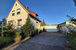 Zweifamilienhaus mit Doppelgaragen in ruhiger Lage von Berenbostel – Hannover (Kreis) – Vorschaubild 1