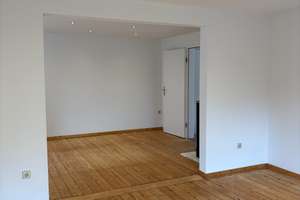 Freistehendes Einfamilienhaus mit ca. 160 m² Wohnfläche, großem Garten & Garage - Hennef   – Im Beckersbungert 1, 53773 Hennef (Sieg) – Vorschaubild 4