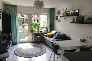 Schöne helle 2 -Zi- Whg. mit SW-Balkon und neuer Einbauküche. Für 1 Person!