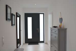 ELEGANTE DHH - NEUBAU - MIT 4 ZIMMERN, EBK, TERRASSE, GEPFLEGTER GARTEN, GARAGE AM HAUS, RUHIGE LAGE – Die vollständige Adresse der Immobilie erhältst du vom Anbieter., 64546 Mörfelden-Walldorf – Vorschaubild 13