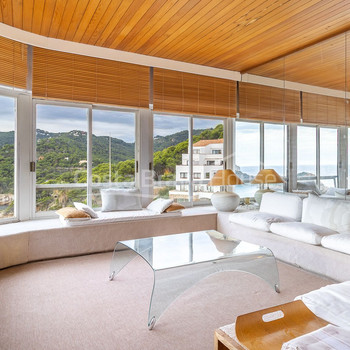 Mediterrane Wohnung mit Meerblick im exklusiven Komplex Cap Sa Sal in Begur zu verkaufen