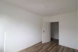 * 3 ZIMMER MIT BALKON IM ERDGESCHOSS*, DU-Rheinhausen, Augustastr. – Alte Krupp-Siedlung – Die vollständige Adresse der Immobilie erhältst du vom Anbieter., 47229 Friemersheim, Duisburg – Vorschaubild 9