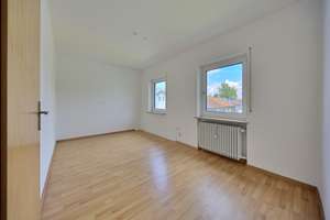 Sonnige 3-Zimmer-Wohnung mit Balkon und Garage im gewachsenen Wohngebiet von Nürnberg-Altenfurt – Die vollständige Adresse der Immobilie erhältst du vom Anbieter., 90475 Altenfurt, Moorenbrunn, Nürnberg – Vorschaubild 8