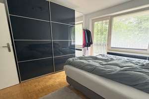 Direkt einziehen! 3 Zimmer mit Einbauküche, 2 Balkone & Blick ins Grüne, Duschbad, Gäste-WC, Aufzug – Klerschweg 1, 50968 Bayenthal, Köln – Vorschaubild 8