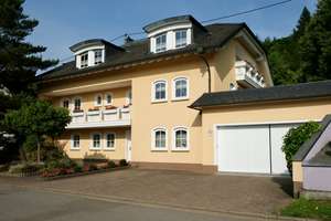 Exklusives Anwesen mit Einliegerwohnung, Garten und Schwimmhalle – Wohnen auf höchstem Niveau – Die vollständige Adresse der Immobilie erhältst du vom Anbieter., 66780 Rehlingen-Siersburg – Vorschaubild 2