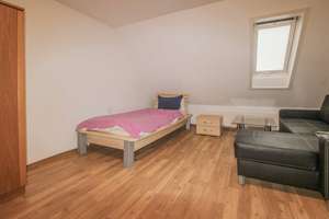 Wohnhaus mit integrierter Werkhalle +  schöner Außenbereich + viele Parkplätze – Die vollständige Adresse der Immobilie erhältst du vom Anbieter., 72406 Bisingen – Vorschaubild 10