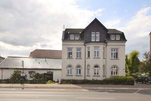 Renovierte und gepflegte Jugendstilvilla mit 10 Wohneinheiten mit neuer Heizungsanlage – Stirper Straße 28, 59555 Lippstadt – Vorschaubild 3