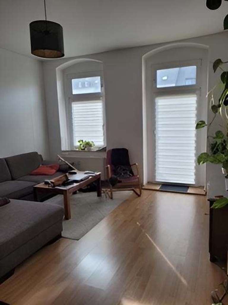 Immobilie in Frankenberg/Sachsen - Vermietete Etagenwohnung mit Balkon und einem PKW-Stellplatz in angenehm zentraler Wohnlage! - Bild 2