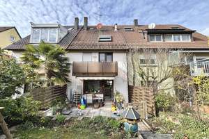 Frei werdendes Reihenmittelhaus mit Garage und Garten in S-Hofen!