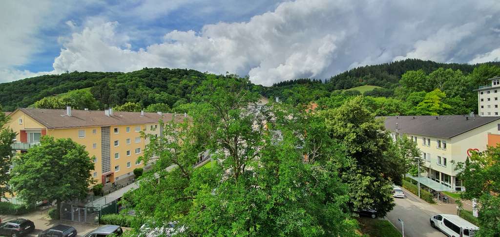 Sonnige Großzügige 4 Zimmer Wohnung  in sehr zentraler  Wohnlage Freiburg Oberau