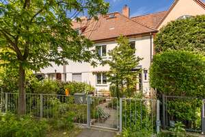 Kleine Oase im Grünen – Reihenhaus mit liebevoll angelegtem Garten – Die vollständige Adresse der Immobilie erhältst du vom Anbieter., 13597 Wilhelmstadt, Berlin – Vorschaubild 2