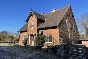 Bezauberndes
Einfamilienhaus mit
Altbaucharme und großem
Grundstück samt Terrasse – Die vollständige Adresse der Immobilie erhältst du vom Anbieter., 25727 Krumstedt – Vorschaubild 13