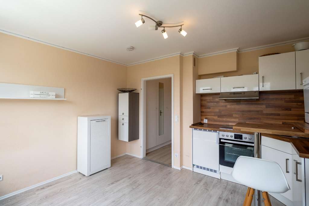 Renditestarke Kapitalanlage: Möbliertes, vermietetes 1-Zimmer-Appartment mit Teilseeblick