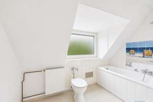Charmante Dachgeschosswohnung mit 96m² Wohn-Nutzfläche! Möglichkeit zur Maisonette in Nürnberg Thon – Die vollständige Adresse der Immobilie erhältst du vom Anbieter., 90425 Wetzendorf, Nürnberg – Vorschaubild 10