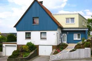 Mehrgenerationenwohnen leicht gemacht: Dreifamilienhaus plus Apartement – Die vollständige Adresse der Immobilie erhältst du vom Anbieter., 58256 Ennepetal – Vorschaubild 1