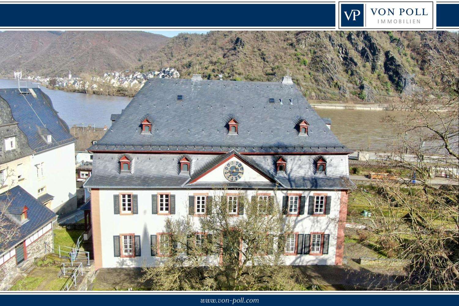 Historisches, ehemaliges Pfarrhaus mit Rheinblick – Denkmalgeschütztes Ensemble aus dem Jahr 1716, Rhein Hunsrück Kreis – Bild 1