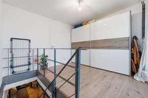 Luxuriöse Loft-Maisonette mit eigenem Eingang, Stellplatz, Sonnenbalkon & Stadthausgefühl – 51145 Eil, Köln – Vorschaubild 15