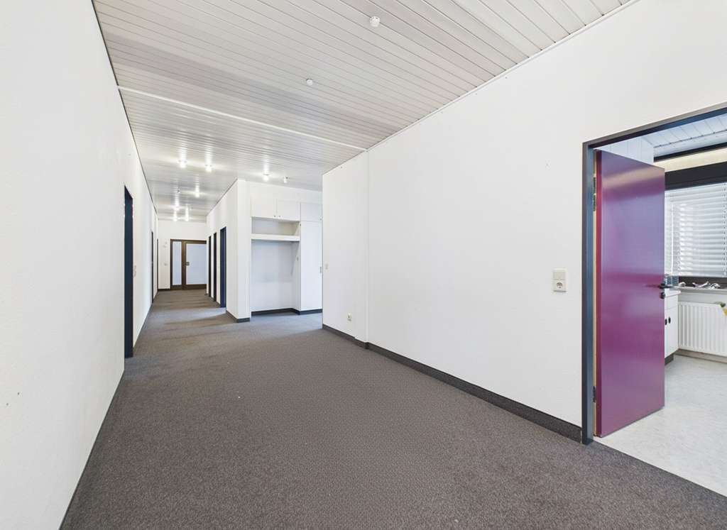 Immobilie in Vaihingen an der Enz - Investmentchance: ehemalige Arztpraxis mit genehmigter Wohnnutzung und Entwicklungspotenzial - Bild 4