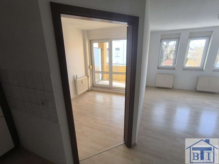 Immobilie in Bertsdorf-Hörnitz - Schöne 2-Raum-Wohnung mit Balkon, EBK und Aufzug
 - Bild 2
