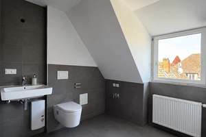 Sehr schöne helle 3-Zi.-Whg. in Stadtmitte mit Südbalkon, Erstbezug, Neubau-Standard – Tiergartenstraße 8, 77933 Lahr/Schwarzwald – Vorschaubild 11