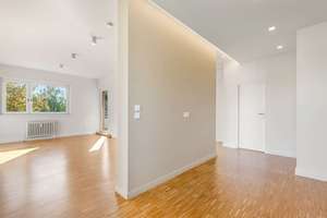 Stilvoll saniert: Moderne Zwei-Zimmer-Wohnung mit Balkon, Stellplatz und Fahrstuhl – Die vollständige Adresse der Immobilie erhältst du vom Anbieter., 13407 Wedding, Berlin – Vorschaubild 2