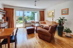 Möbliert: Schönes, möbliertes 4-Zimmer-Reihenhaus 