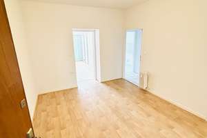 Little Tokyo hübsche 2,5 Zimmer Wohnung mit Loggia zum grünen Innenhof & Badewanne wartet auf Sie – Hohenzollernstraße 28, 40211 Stadtmitte, Düsseldorf – Vorschaubild 3