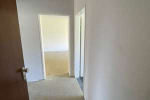 3-Zimmer-teilrenoviert - 2.Obergeschoss – Margaretenstr. 33, 46049 Lirich-Nord, Oberhausen – Vorschaubild 2
