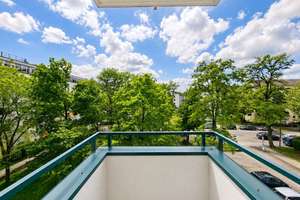Balkonblick in ruhiger Lage: 2-Zimmer-Wohnung
