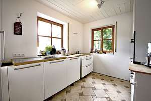 Ein schönes Familienhaus mit herrlichem Garten und separatem Bauplatz – Schlossweg 4, 85235 Pfaffenhofen an der Glonn – Vorschaubild 9