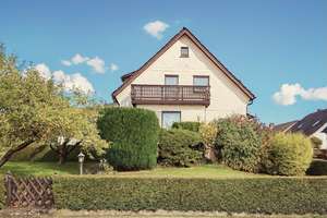 ***HerzensRaum*** 
Romantisches Haus trifft 
vielseitige Möglichkeiten.
Provisionsfrei für Kaufen – Die vollständige Adresse der Immobilie erhältst du vom Anbieter., 35638 Leun – Vorschaubild 13