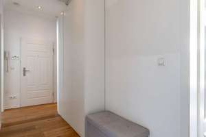 In begehrter Lage: Helle, ideal geschnittene 2,5-Zimmer-Altbauwohnung mit geplantem Balkon – Die vollständige Adresse der Immobilie erhältst du vom Anbieter., 80796 Neuschwabing, München – Vorschaubild 7