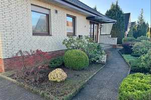 Gepfl. Haus mit tollem Grundstück, schöner Garage, Keller und neuem Dach – Steinburg (Kreis) – Vorschaubild 29