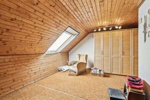 Gepflegtes RMH, ideal für eine Familie mit Terrasse, Balkon, Garage in Nürnberg-Reichelsdorf – Die vollständige Adresse der Immobilie erhältst du vom Anbieter., 90453 Reichelsdorf, Nürnberg – Vorschaubild 11