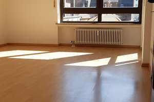 Schöne, helle 2-Zimmer Wohnung mit Balkon im 2. OG in Augsburg-Pfersee – Kazböckstraße 2, 86157 Pfersee-Nord, Augsburg – Vorschaubild 2