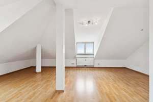 Garching: Hier wartet eine charmante Dachgeschosswohnung mit viel Potenzial auf Sie!