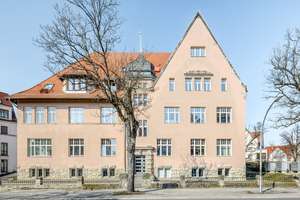 Liebevolle Dachgeschoss-Maisonette im kernsanierten Altbau – Die vollständige Adresse der Immobilie erhältst du vom Anbieter., 14195 Dahlem, Berlin – Vorschaubild 11