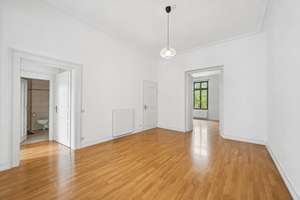 Gründerzeit-Altbau – bezugsfreie 4-Zimmer-Wohnung mit Balkon im Herzen der Bonner Südstadt – Die vollständige Adresse der Immobilie erhältst du vom Anbieter., 53113 Südstadt, Bonn – Vorschaubild 1