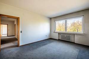 Großzügige, renovierungsbedürftige 3-Zimmer Wohnung mit zwei Balkonen und traumhaftem Blick. – Die vollständige Adresse der Immobilie erhältst du vom Anbieter., 42853 Stachelhausen, Remscheid – Vorschaubild 3